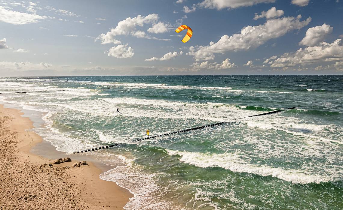 Grafika Kite i windsurfing na Bałtyku